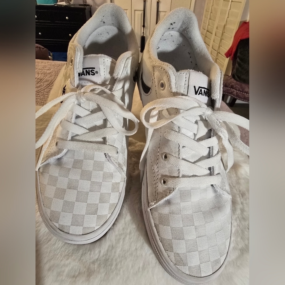 Vans Seldan Checkerboard Unisex Sneakers - Picture 2 of 9